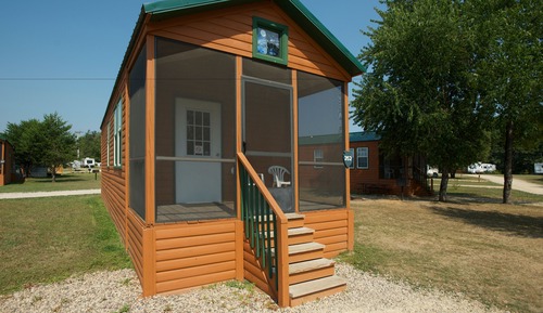 Deluxe Cabin, 2 Bedrooms (Pets OK, Linens Incld)