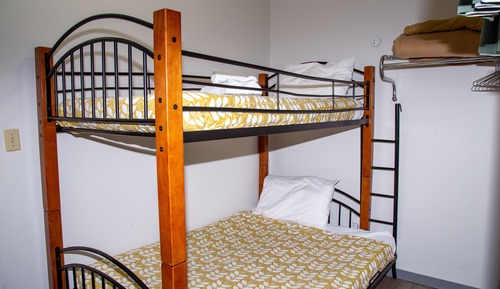 Room, 2 Bedrooms, Kitchen, Lake View