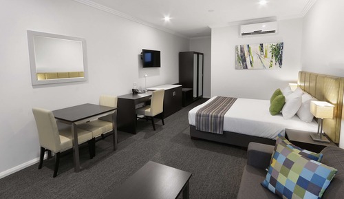 Standard Room, Multiple Beds, Non Smoking, Park View (Larger Room)