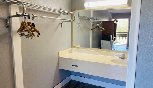 Standard Single Room, Smoking