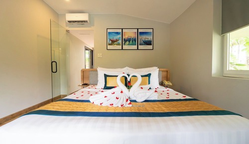 Standard Villa, 1 King Bed, Courtyard View