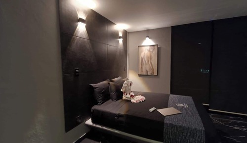 Honeymoon Room