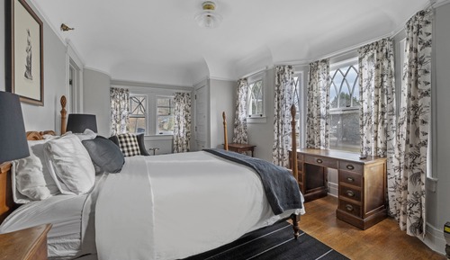 Mansion Room 4