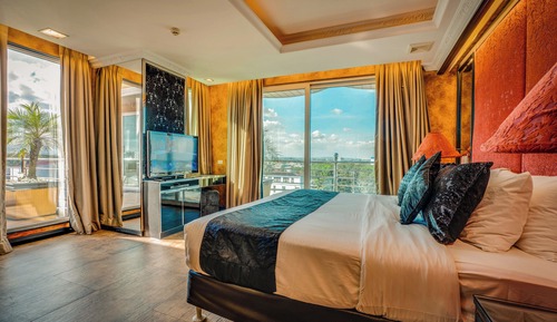 2 Bedrooms Penthouse 888