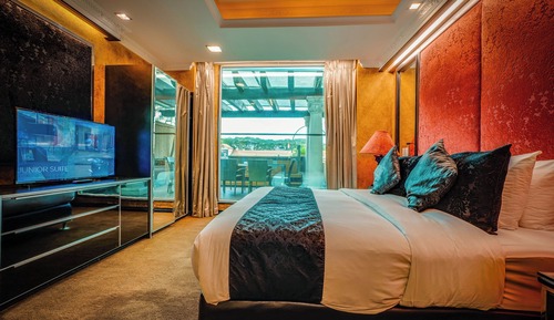 2 Bedrooms Garden Suite