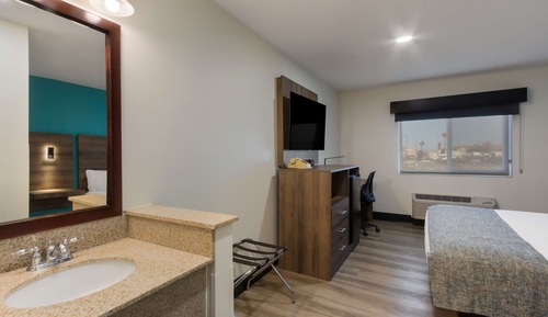 Standard Room, 1 King Bed, Non Smoking, Refrigerator & Microwave
