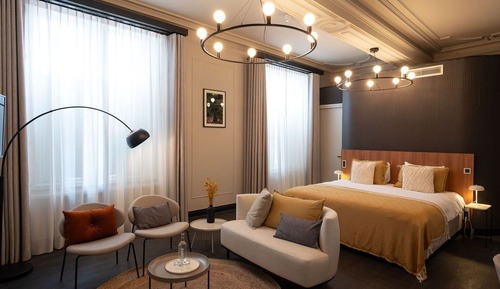 Senior Suite