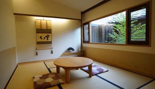 Deluxe Room (SUIU), with Private Toilet, Shared Bathroom, Non Smoking