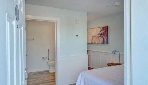 Standard Single Room, 1 Queen Bed, Refrigerator & Microwave