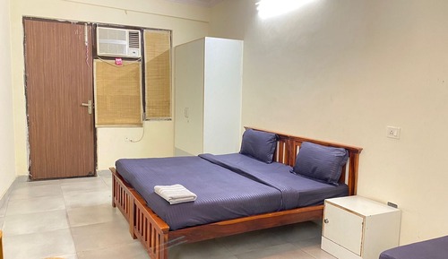 Deluxe Studio, 1 Queen Bed, Balcony