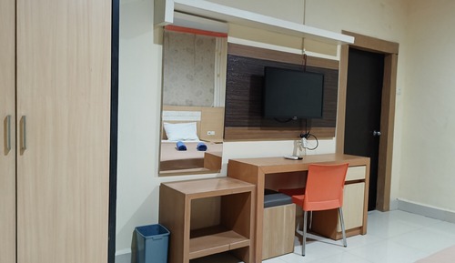 Deluxe Studio