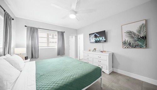 Deluxe 2-Bedroom Family Suite w/Kitchen & Sofa Bed