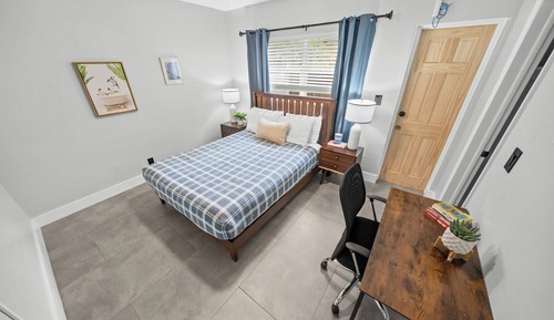 Superior 1-Bedroom Queen w/Kitchen & Sofa Bed