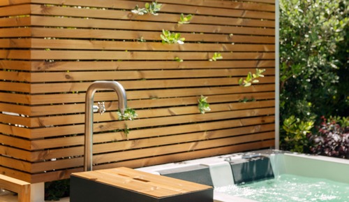 Deluxe Room, Jetted Tub