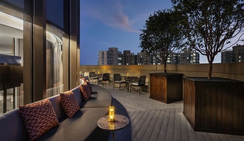 Superior Room, 1 King Bed, City View