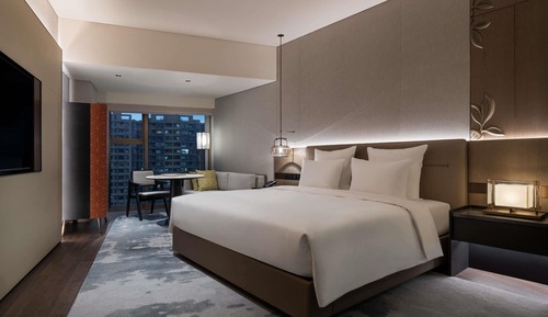 Classic Room, 1 King Bed, City View