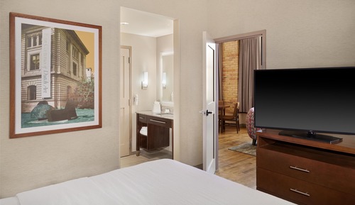 Suite, 1 King Bed, Non Smoking, City View