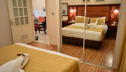 Deluxe Suite