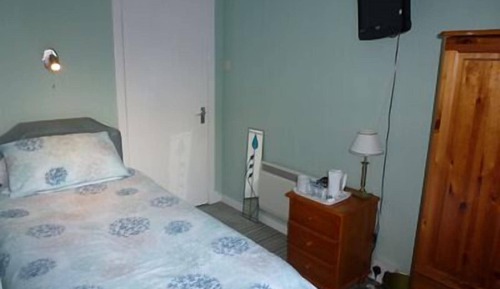 Standard Single Room, Shared Bathroom (Room only)