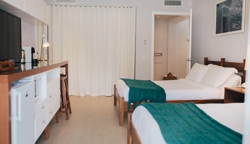 Traditional Room 2 Double Beds (9)