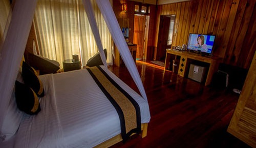 Lake View Villa