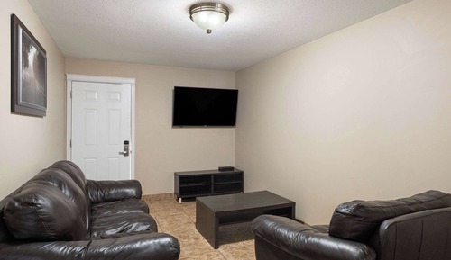 Suite, 1 King Bed, Non Smoking