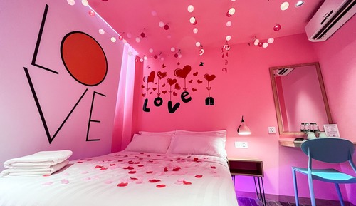 Romantic Themed Room