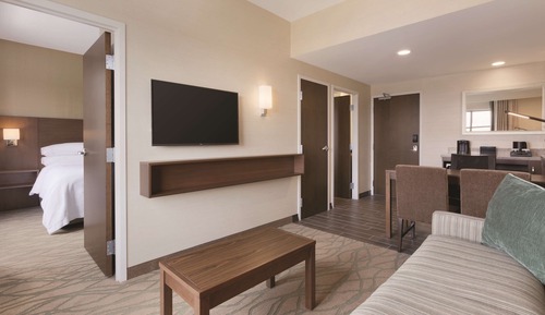 Suite, 1 King Bed, Accessible, Bathtub