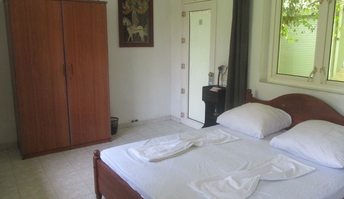 Standard Bungalow, 1 Queen Bed, Terrace