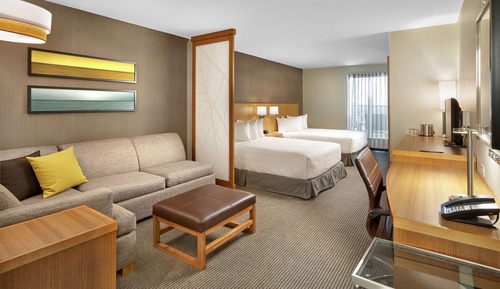 Room, 2 Queen Beds, Accessible, Bathtub