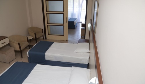 Standard Family Room Side Sea View