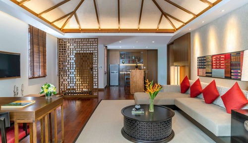 Deluxe Suite, 1 King Bed (Premium)