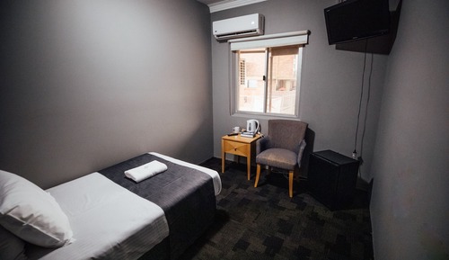 Single Room with Shared Facilities