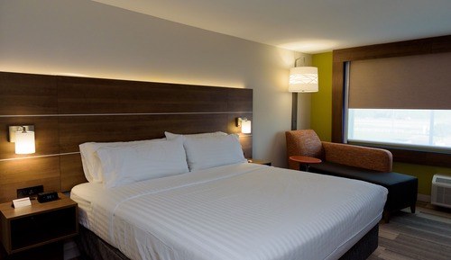 Standard Room, 1 King Bed, Accessible (Mobility, Transfer Shower)