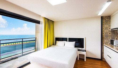 Room, 2 Bedrooms (20py)
