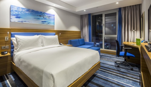 Room, 1 Queen Bed with Sofa bed, Non Smoking, Balcony (Refrigerator, Walk-in Shower)