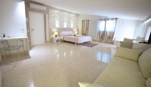 Suite, Garden View