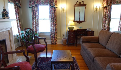 Deluxe Double Room, 1 King Bed - Bryan - 2nd Floor No Elevator