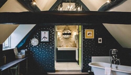 Suite, Ensuite (Room 11)