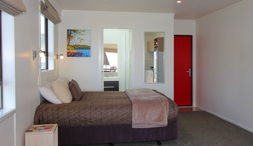 3 - Supreme Beachfront Studio Apartment