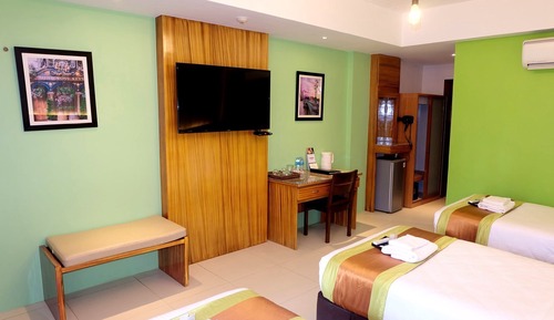 Standard Room, 3 Bedrooms, Non Smoking, Garden View