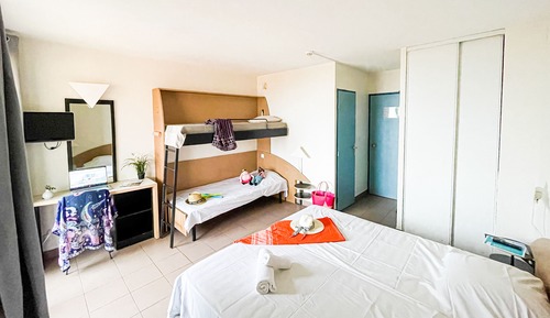 Chambre 1 Pièce 4 Personnes