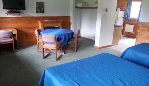 #2:Kitchenette, non smoking, NO PETS, Electric Fireplace, Wheelchair access	