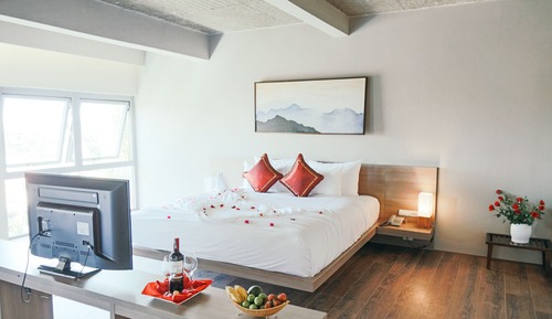 Suite, Garden View (or Pool View)