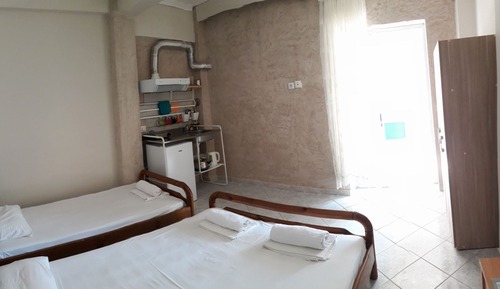 Standard Triple Room, Partial Sea View