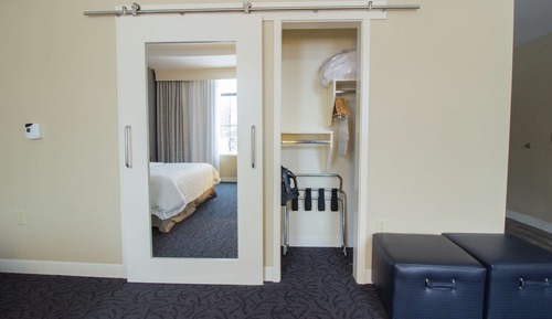 Room, 2 Queen Beds, Accessible, Bathtub