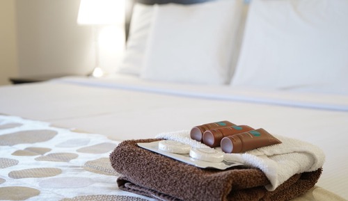 Standard Room, 1 King Bed (No Elevator - Upper Floors)