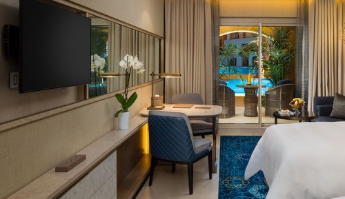 Grand Deluxe Pool Room, 1 King Bed, Pool Access, Pool View