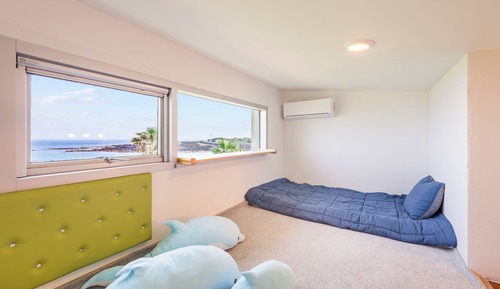 Deluxe Duplex (Room # 8)
