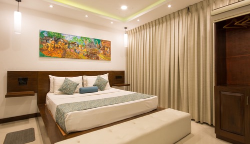 Deluxe King Room
